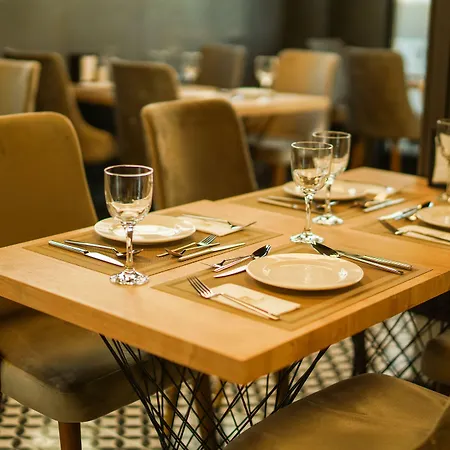 Hotel Aram Business & Luxury