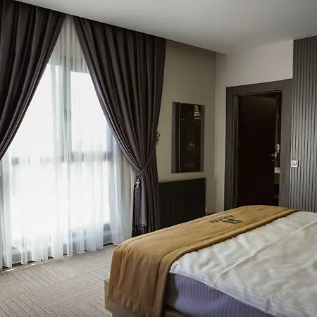 Aram Business & Luxury Hotel