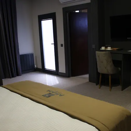 Aram Business & Luxury Hotel 3*