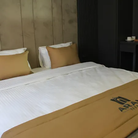 Aram Hotel 3*