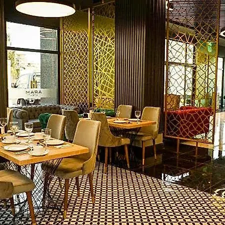 Aram Business & Luxury Hotel