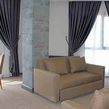 Aram Business & Luxury Hotel