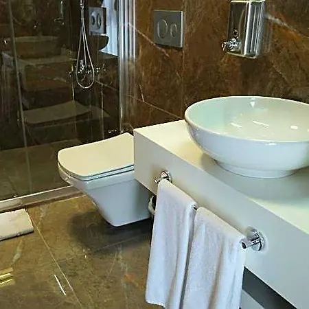 Hotel Aram Business & Luxury 3*