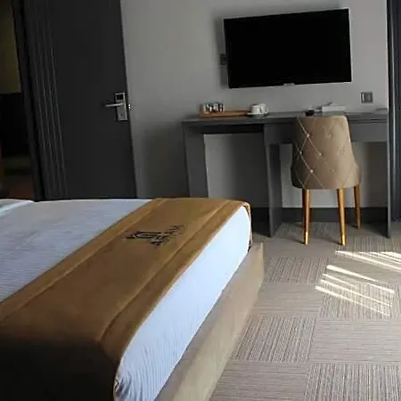 Aram Business & Luxury Hotel 3*