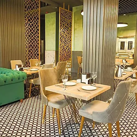 Aram Business & Luxury