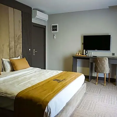 Aram Business & Luxury Hotel