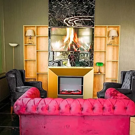 Aram Business & Luxury Hotel