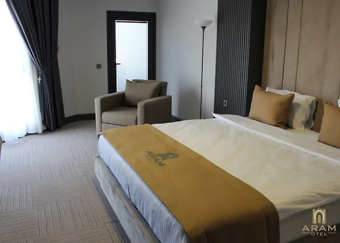 Aram Hotel