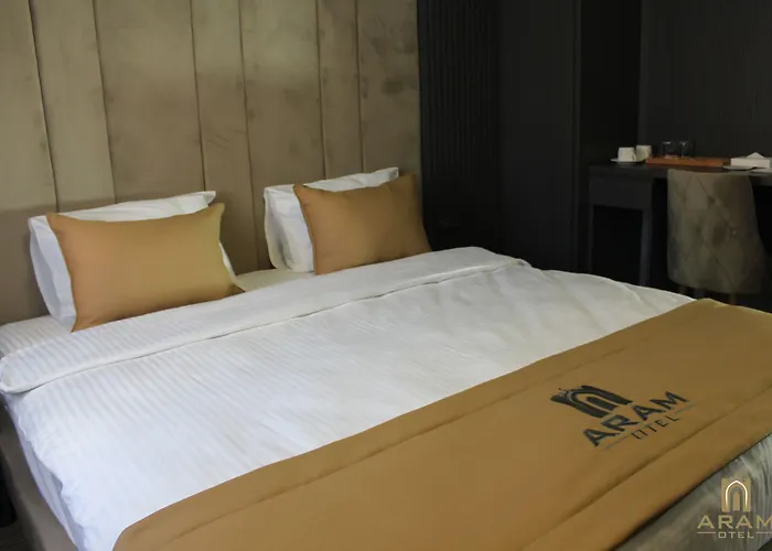 Aram Hotel 3*